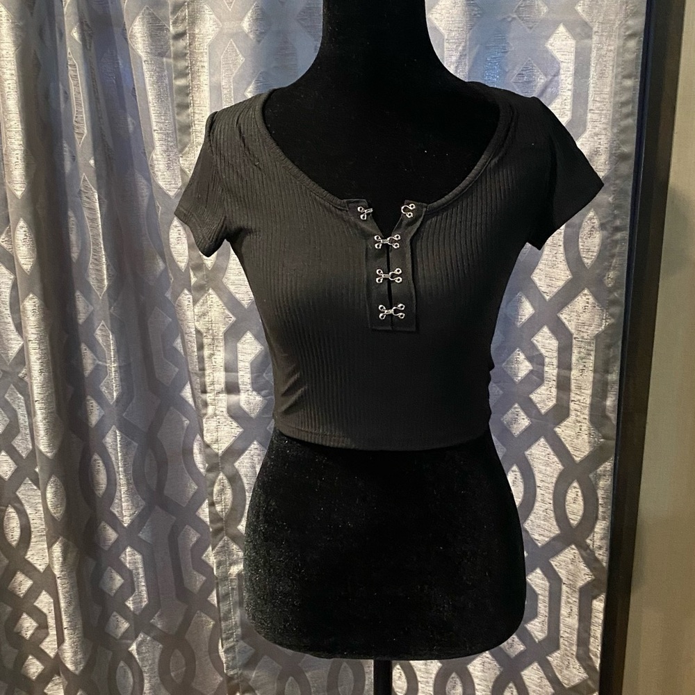 Ladies‎ Hazy Daze Black Short Sleeve Top with Hook Details Size XS